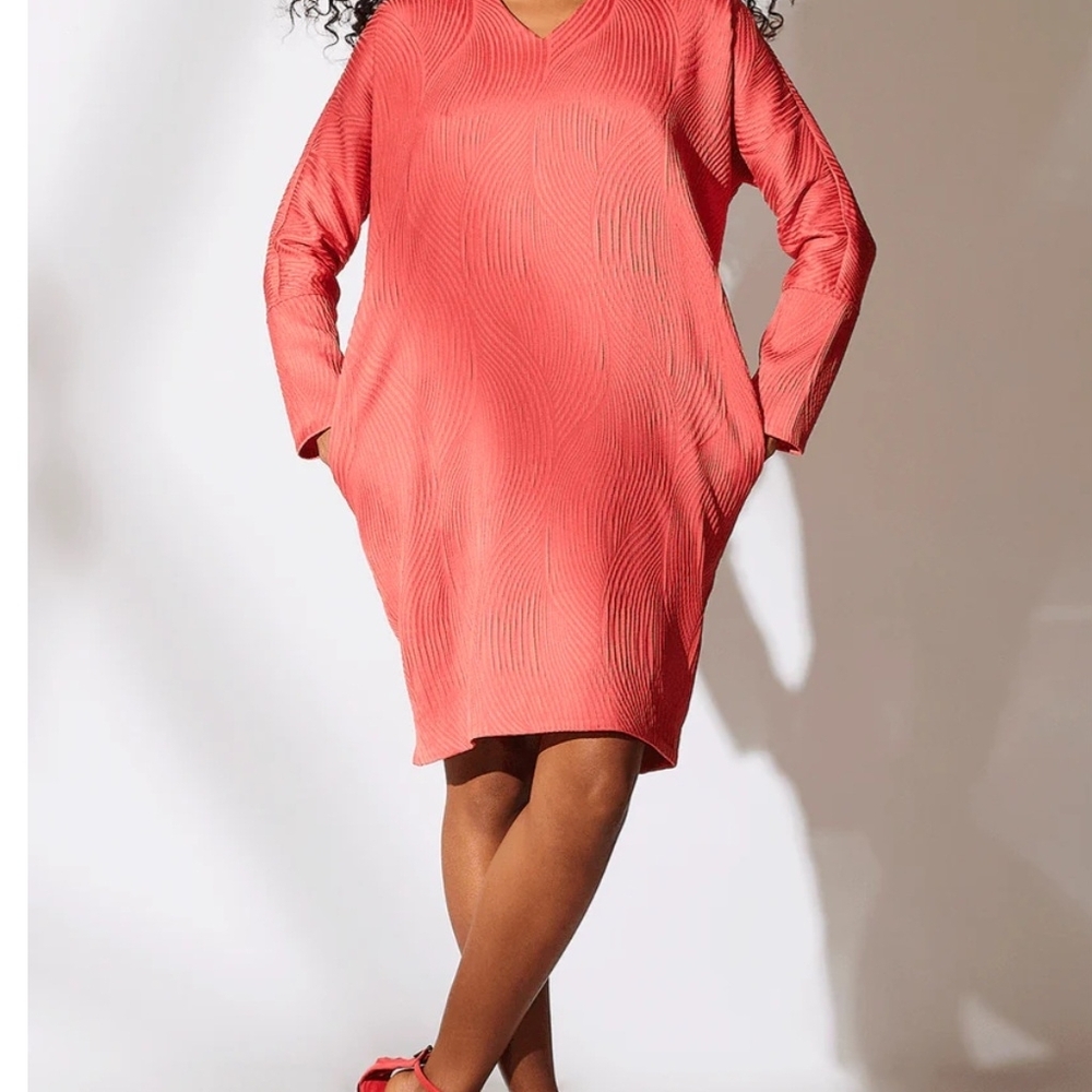 Natori – Coral Peach Textured Scroll Jacquard Wedge/Shift Dress (Size L)